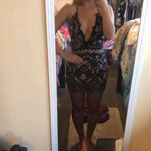 Tobi Plunge Bodycon Lace Dress